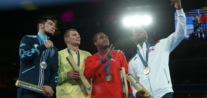 Mens-Boxing-80kg-victory-selfie.jpg