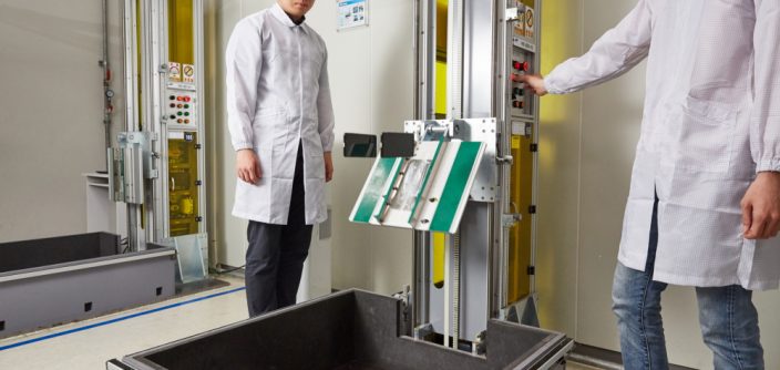 labtour_main_9_drop-e1543928865323.jpg