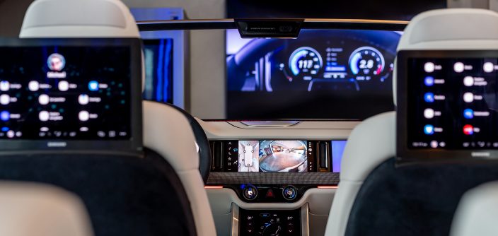 Digital-Cockpit-backseat1.jpg