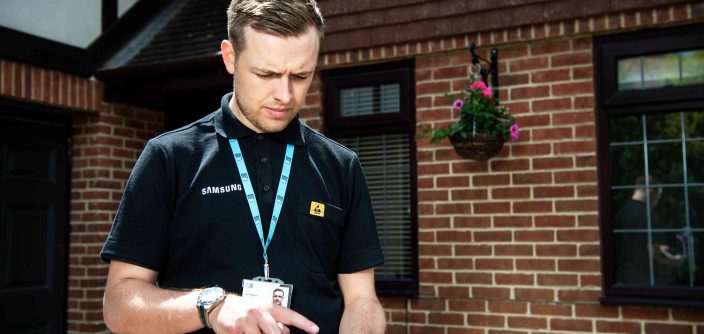 024_TECH-WITH-TABLET_WEFIX-SAMSUNG-06062019_DSC_9113¿¤-Harvey-Mills-2019.jpg