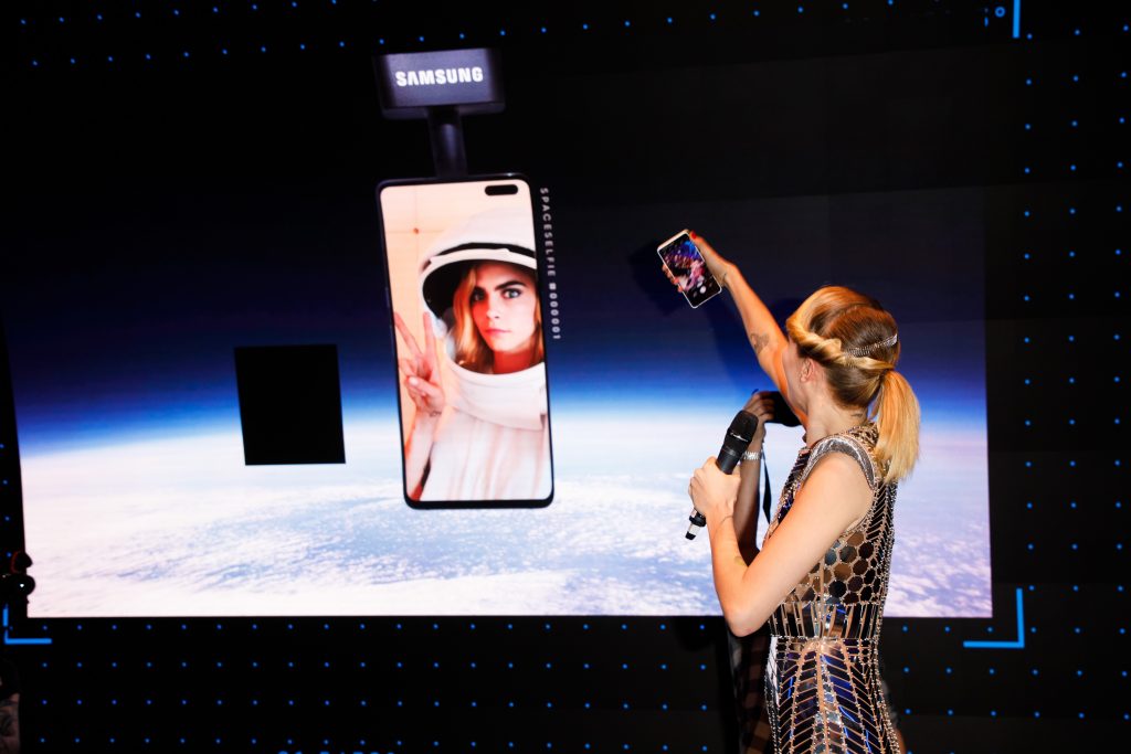 Cara Delevingne and Samsung Together Unveil Their First SpaceSelfie at