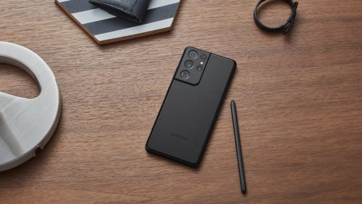 Galaxy-S21_ultra_lifestyle_black_spen-e1610636637683.jpg