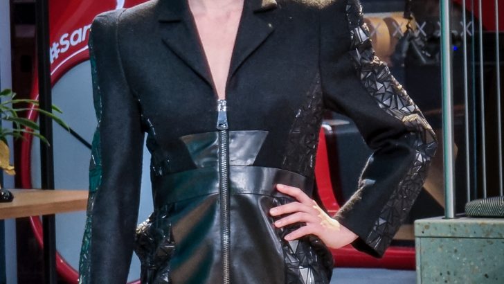 SWNS_SAMSUNG_FASHION_009.jpg