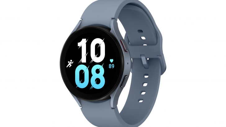 027_product_galaxy_watch5_sapphire_44mm_r_perspective.jpg