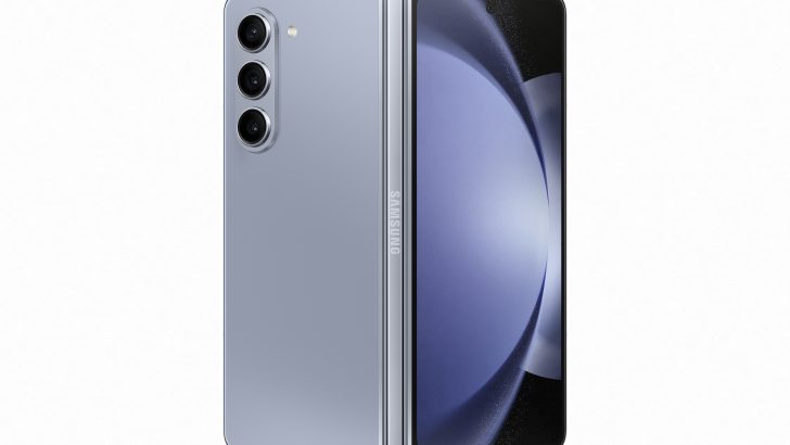 002-galaxy-zfold5-icyblue-openback115.jpg