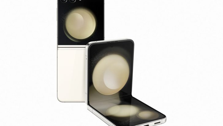 021-galaxy-zflip5-cream-tabletopl30back.jpg