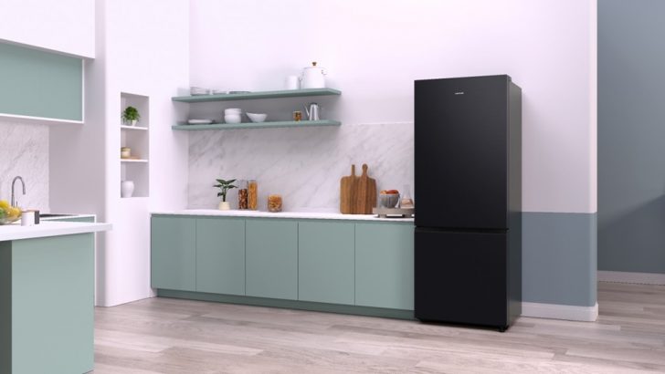 Extra-Wide-Bottom-Mount-Freezer_main2.jpg