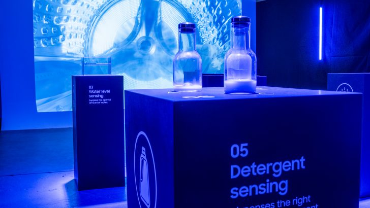 The-event-showed-how-the-Bespoke-AI-Laundry-Combo-uses-smart-sensors-and-AI-to-choose-the-best-settings-to-wash-and-dry-clothes.jpg