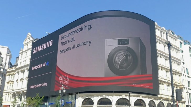 Samsungs-new-Bespoke-AI-Washer-campaign-at-Piccadilly-Circus-in-London.jpg