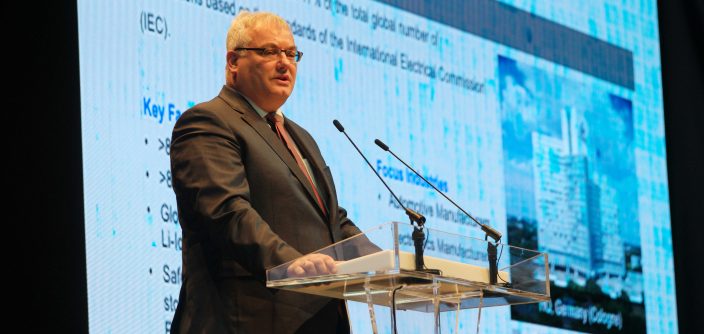 7.-Galaxy-Note7-Press-Conference_TUV-Rheinland-AG_Holger-Kunz-Executive-Vice-President-Products.jpg