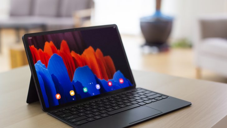 010_galaxytabs7plus_lifestyle_image.jpg