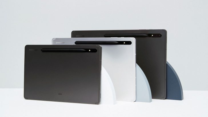 1-014_Family_Tab-S8-Ultra_Graphite_Tab-S8__Silver_Tab-S8_Graphite_HI.jpg
