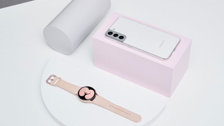 1-15-Galaxy-S22-Plus_Phantom-White_Watch4_design_HI.jpg