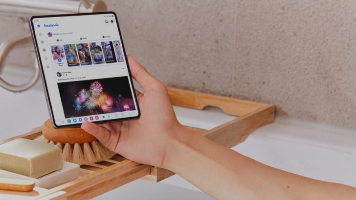 PR_-6-Reasons-You-Should-Use-a-Foldable-Smartphone_SEAO-Feature-story_Image-3-1000.jpg