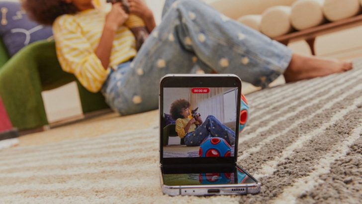 PR_-6-Reasons-You-Should-Use-a-Foldable-Smartphone_SEAO-Feature-story_Image-6-1000.jpg