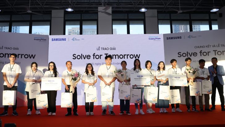 Giải-Ba-Bảng-B-Solve-for-Tomorrow-2022-từ-trái-sang_-Đội-thi-LGT_Network-Emo-Ranger-NewbiesGiải-Ba-Bảng-B-Solve-for-Tomorrow-2022-từ-trái-sang_-Đội-thi-LGT_Network-Emo-Ranger-Newbies.jpg