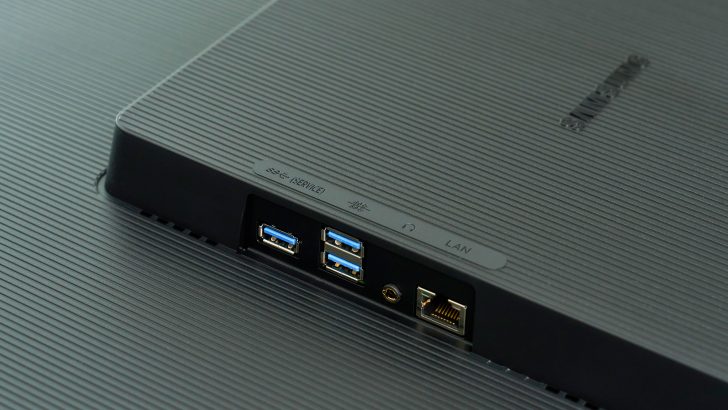 Samsung-TVs-and-Displays-ViewFinity-S8-Unboxing_dl6.jpg
