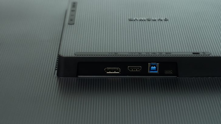 Samsung-TVs-and-Displays-ViewFinity-S8-Unboxing_dl7.jpg