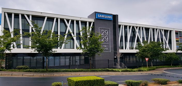 South-Africa-Salutes-Samsung_thumb704.jpg